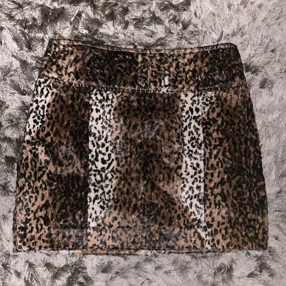 SAKS 5TH AVE CHEETAH FAUX FUR  SKIRT